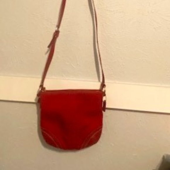 Coach - Signature Crossbody - Picture 1 of 2